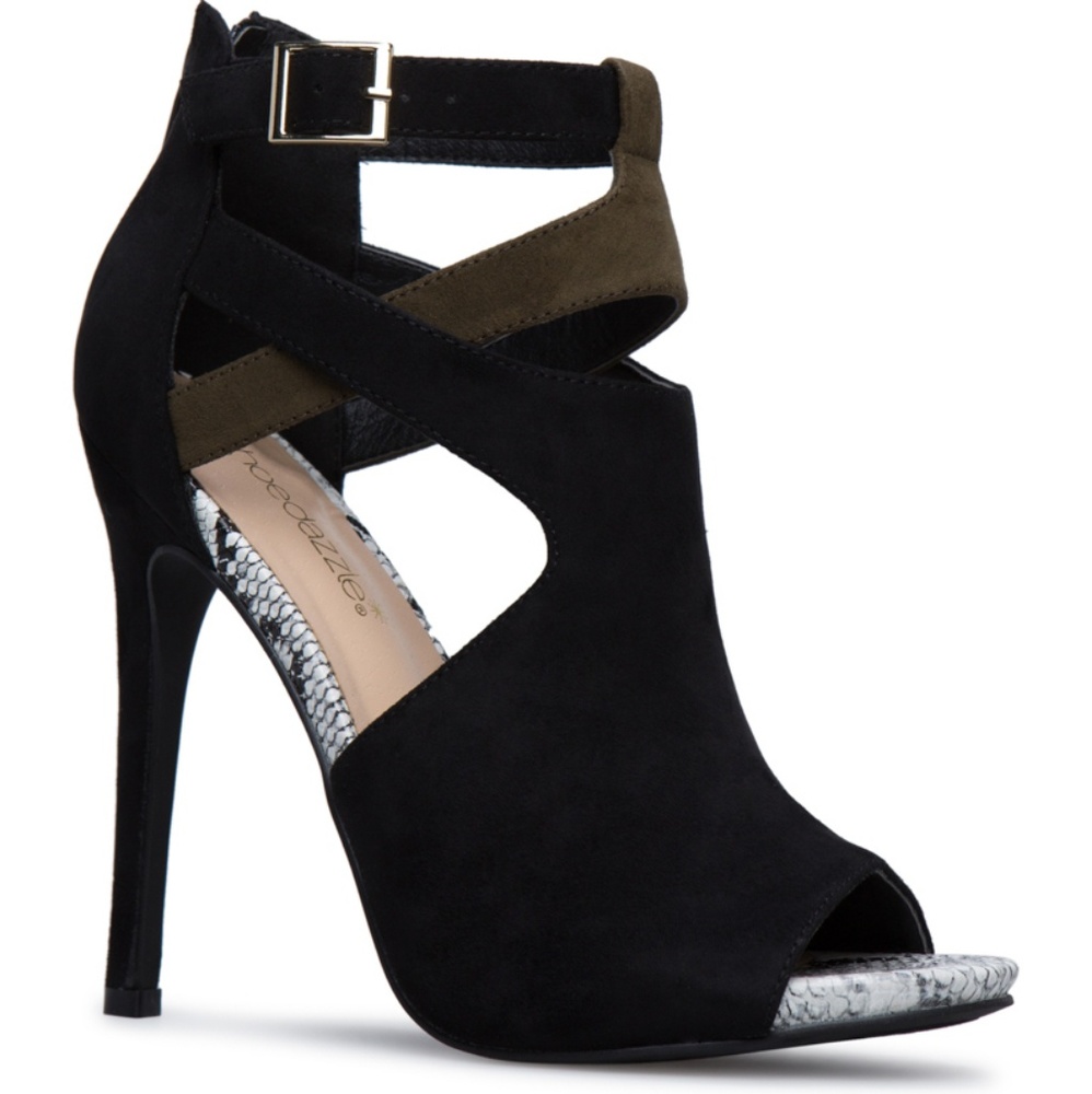 MULTI-STRAP HEELED SANDAL